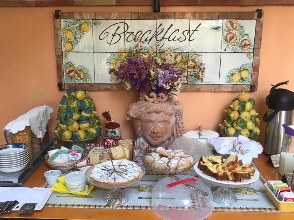 타오르미나 La Capanna Di Giuseppe E Maria B&B 외부 사진